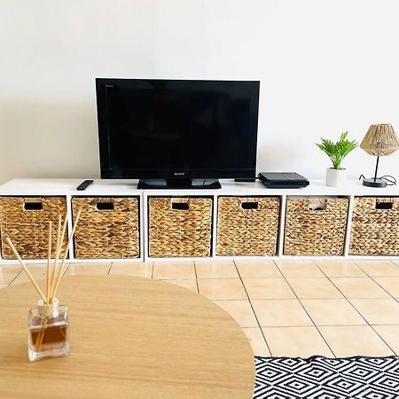 T2 Avec Parking - Entierement Climatise - Chez Elo Apartment Schoelcher Bagian luar foto